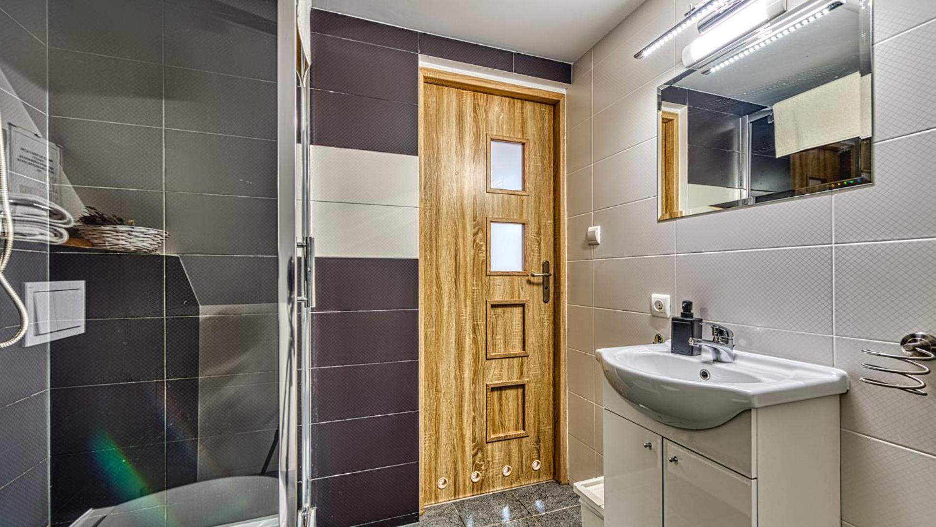 Izerska Baza - Basen, Ebike, Narty, Sauna, Jacuzzi, Las Blisko Swieradow Zdroj - 5D Apartamenty Giebultow  المظهر الخارجي الصورة